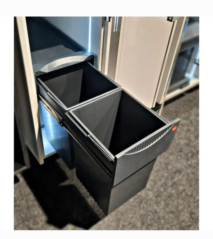 هم تک مخزن هم دومخزن ۲۵ لیتری و ۴۰. لیتری موجود میباشد